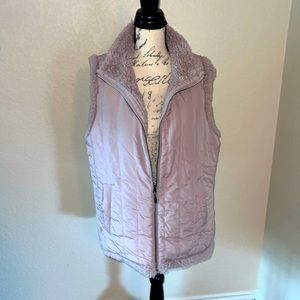REVERSIBLE SHERPA/PIMALOFT WOMEN’S VEST